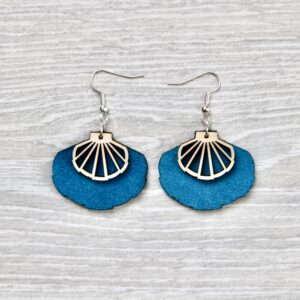 Boucles d'oreilles COQUILLAGE (Tilleul, cuir "daim" turquoise)