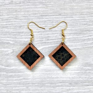 Boucles d'oreilles LOSANGE AVEC FOND (Sapelli, cuir "daim" serpent noir et doré)