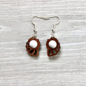 Boucles d'oreilles COQUILLAGE (Sapelli, Howlite 8 mm)
